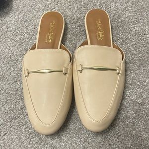 Mint Julep Boutique Mules / Slides